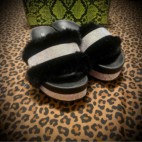 Platform Slides - Picture 1 of 2